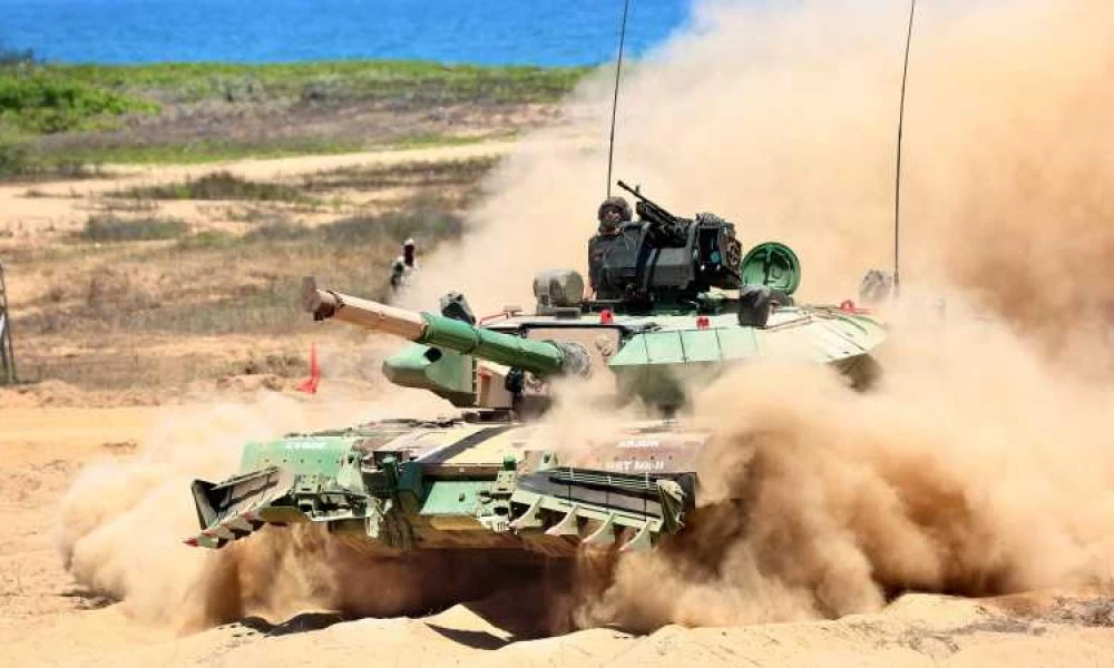 Tα Ινδικά τανκ Arjun Mk-1 Alpha σε ασκήσεις ετοιμότητας - Βίντεο